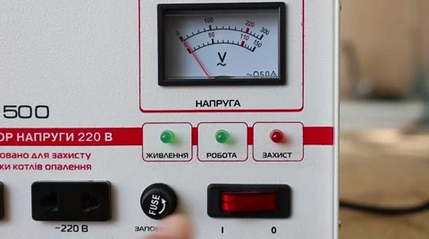 Electromechanical single-phase voltage regulator Vídeo Stock 52342084