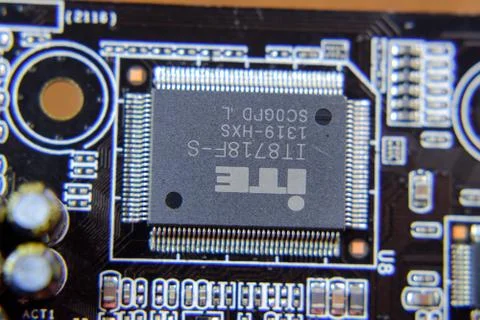 Electronic board with electrical components. Electronics of computer equipment Foto stock