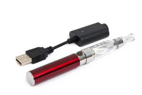 Electronic cigarette with charging cable Foto stock