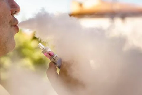 Electronic cigarette Photos