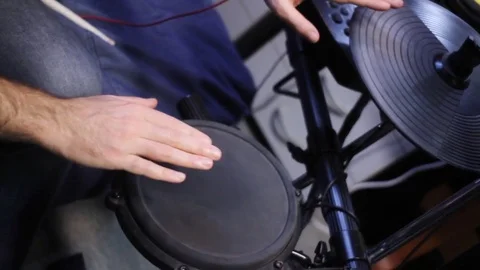Electronic Drum Pupil Playing Видео 83161087