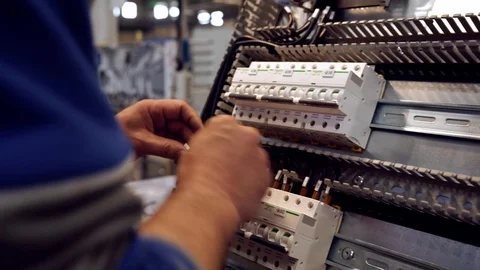 Electronic Engineer Working Circuits Automobile Slow Motion Production Line Stockbeeldmateriaal 128492381