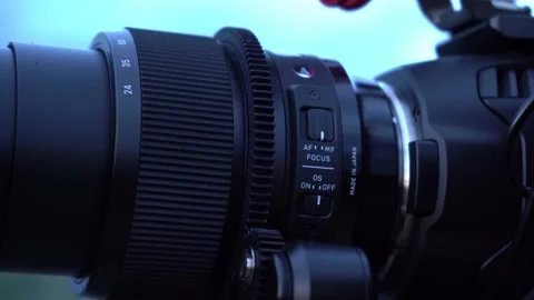 Electronic focus pull on cinema camera Stock Footage 154635465