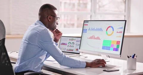 Electronic Invoice Accountant Software On Computer Foto stock