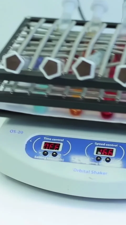 Electronic measuring instruments. device for testing in medical laboratory Video stock 281577999