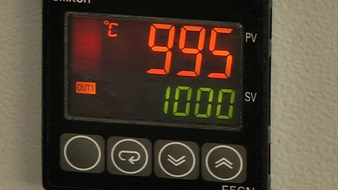 Electronic thermometer for laboratory oven Video stock 85669099