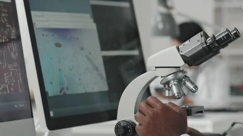 Electronics Engineer Using Microscope in Lab Video stock 170115872