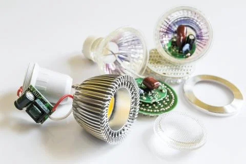 Electronics in the various GU10 LED light bulbs Фото