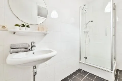 Elegant bathroom design Stock Photos