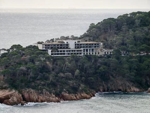 Elegant Cliffside Accommodation Showcasing Stunning Ocean Views And Bold Modern Stock Photos