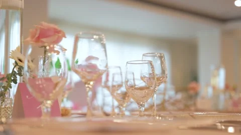 Elegant close-up shot of a refined table setting with crystal wine glasses and Stockbeeldmateriaal 332916381