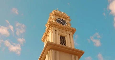 Elegant historic Dubuque Town Clock details in sunny daytime, Iowa Vídeos de archivo 339106962