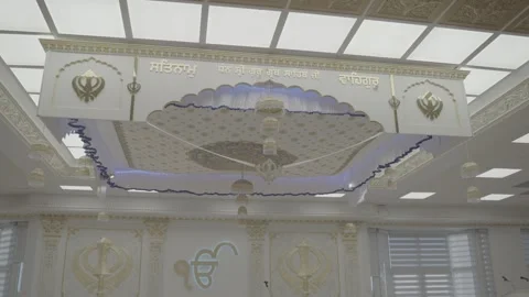 Elegant interior of a Sikh temple featuring intricate designs Stockbeeldmateriaal 316301907