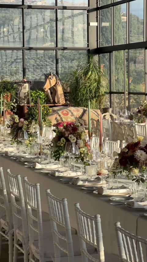 Elegant Luxury Wedding Table Setup with Stunning Decorations Video stock 312007039