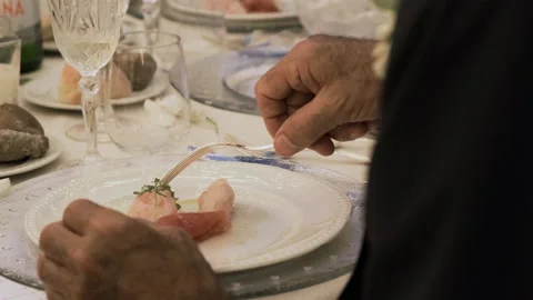 Elegant man eats a gourmet dish, hands detail. 4K 库存影片 229836965