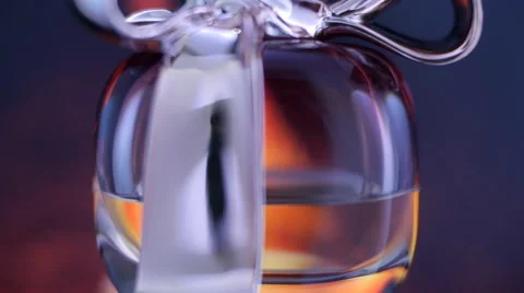Elegant perfume bottle Vídeo Stock 49687338