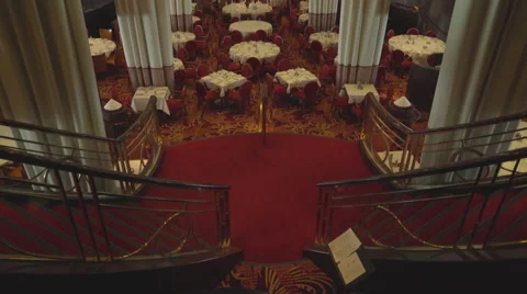 Elegant, stylish restaurant interior - dining room in the cruise ship Vidéo 67183582