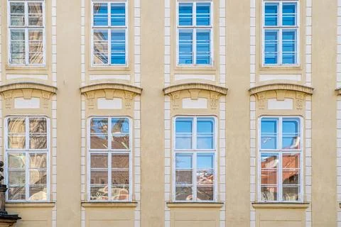 Elegant Windows Stock-Fotos