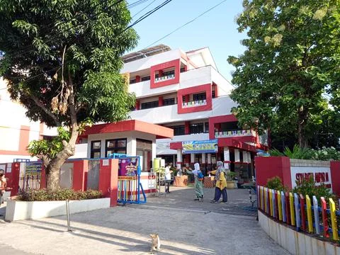 Elementary School, Queueing Student for Offline School or PTM Stock Photos