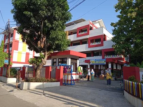 Elementary School, Queueing Student for Offline School or PTM Stock Photos