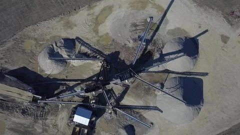 Elements of equipment for the extraction and sorting of rubble. Production .. Foto stock