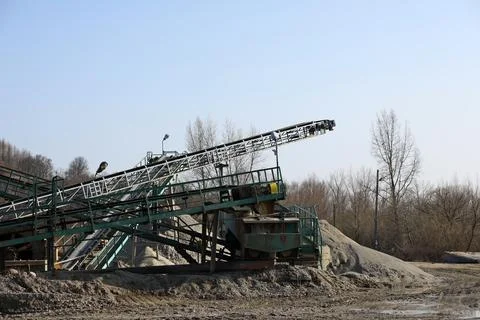 Elements of equipment for the extraction and sorting of rubble. Production .. Foto stock