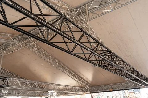 Elements of a prefabricated modular roof structure for a mobile concert stage Fotos Stock