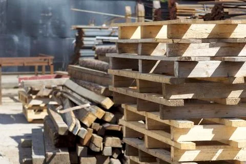 Elements of wooden pallets for loading and unloading cargo Stock-Fotos