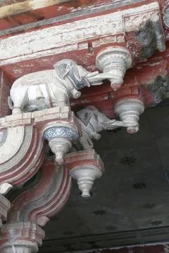 Elephant bracket capitals on columns Stock-Fotos