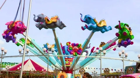 Elephant funfair ride Stockbeeldmateriaal 84479519