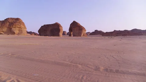 Elephant rock low angle flight pull up. 4K Aerial. Saudi Arabia AlUla. Stock Footage 196851780