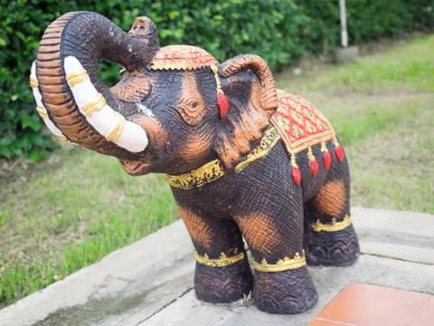 Elephant statue built with mortar. Photos