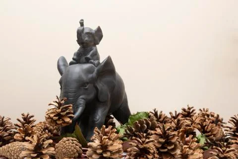 Elephant statue white background Foto stock