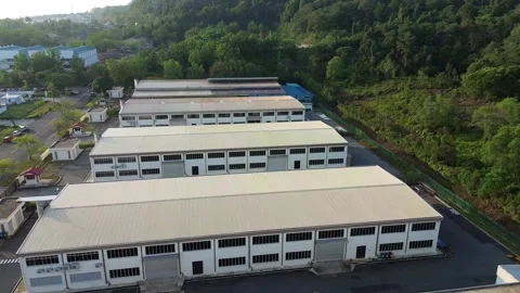 Elevated perspective of contemporary manufacturing facilities and infrastru.. Stock-Footage 337243321