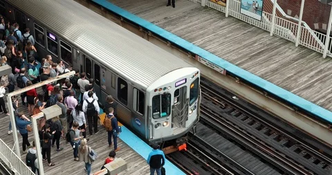 Elevated railway train on a bridge in Chicago Illinois USA 스톡 동영상 103406479
