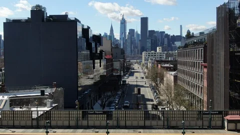 Elevated Subway Platform at Court Square in Long Island City Vidéo 127725850