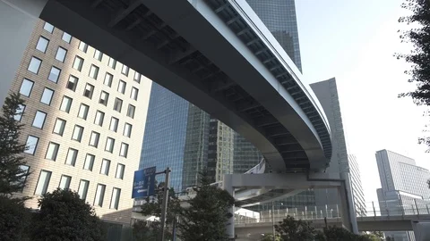 Elevated train line, Tokyo, Minato, Shiodome. Urban landscape. Vídeo Stock 92004244