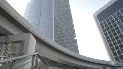 Elevated train line, Tokyo, Minato, Shiodome. Urban landscape. Vídeo Stock 92004405