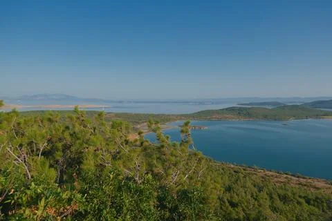 Elevated view of a coastal landscape featuring green islands and blue water Stock Photos
