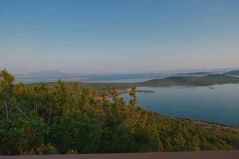 Elevated view of a coastal landscape featuring green islands and blue water Stock Photos