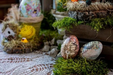 Elevated View of Easter Decor: Handcrafted Beauty and Festive Atmosphere 스톡 사진