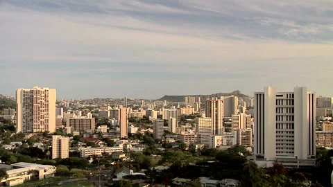 Elevated View of Honolulu towards Diamond Head Hawaii Vídeo Stock 332389451
