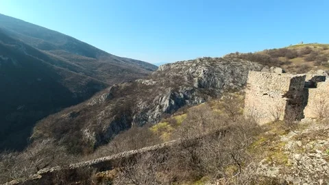 Elevated View Inside Medieval Fortress – Tower and Surrounding Hills Vidéo 330959809
