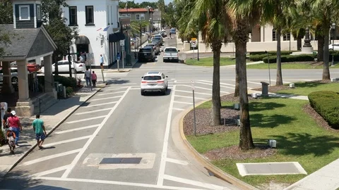Elevated view of Jeep in traffic St. Augustine, Florida, United States. 스톡 동영상 115901414