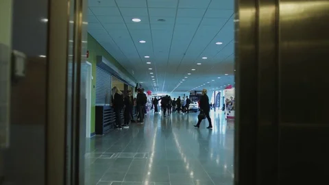 Elevator door opens 스톡 동영상 73716278