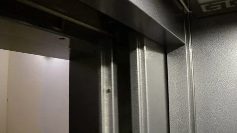 Elevator doors Video stock 83253119