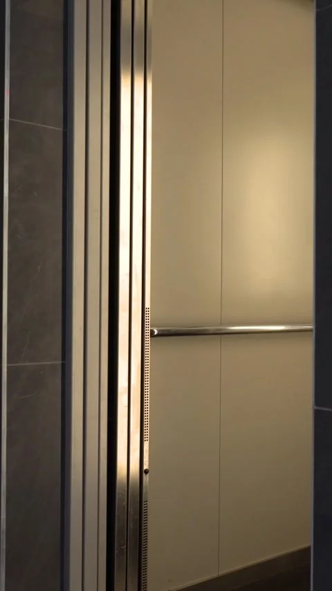 Elevator doors opening and closing Stock Footage 345589292