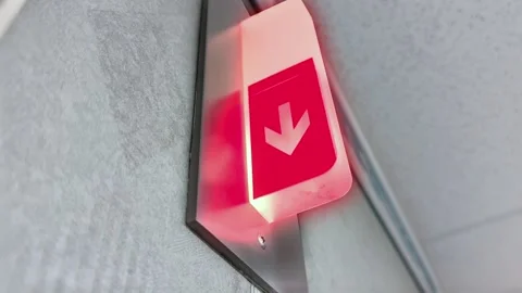 Elevator Down Arrow Indicator Lit  	 스톡 동영상 320471409