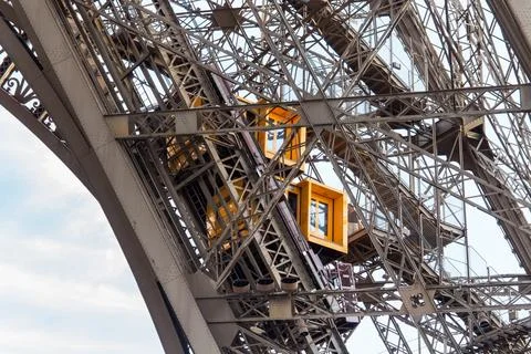 Elevator of the Eiffel Tower in Paris. France. The Eiffel Tower was constru.. Foto stock
