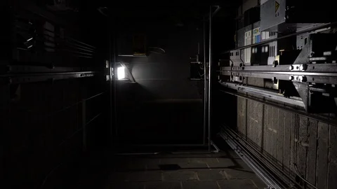 Elevator inside lift shaft Video stock 105507225